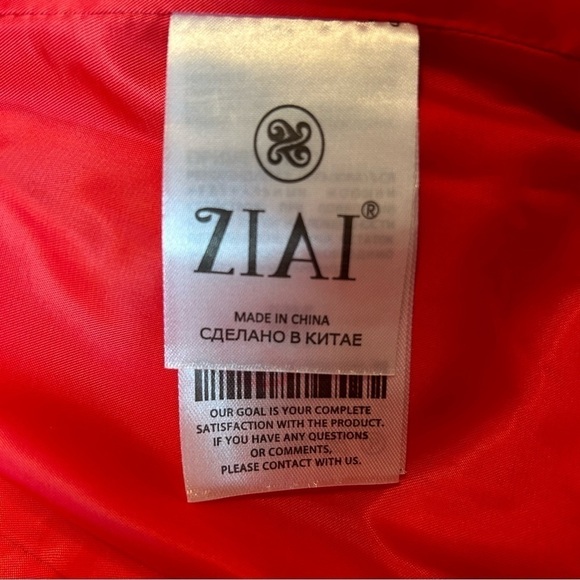 ZIAI Wet Look Red Puffer Hooded Jacket w/ Detachable Faux Fur Trim - Picture 12 of 16